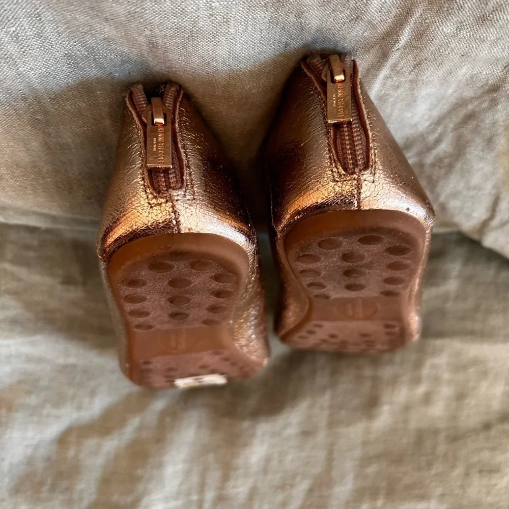 Kenneth Cole Rose Gold Ballet Flats with Ankle Strap size 4